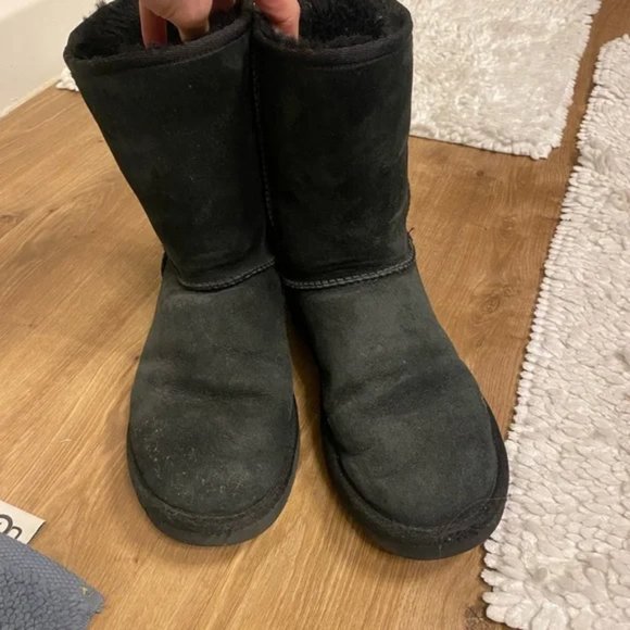 ugg Womens Classic Short II Boots - Picture 6 of 8